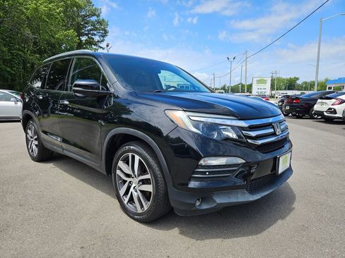 Used 2017 Honda Pilot Touring image 3