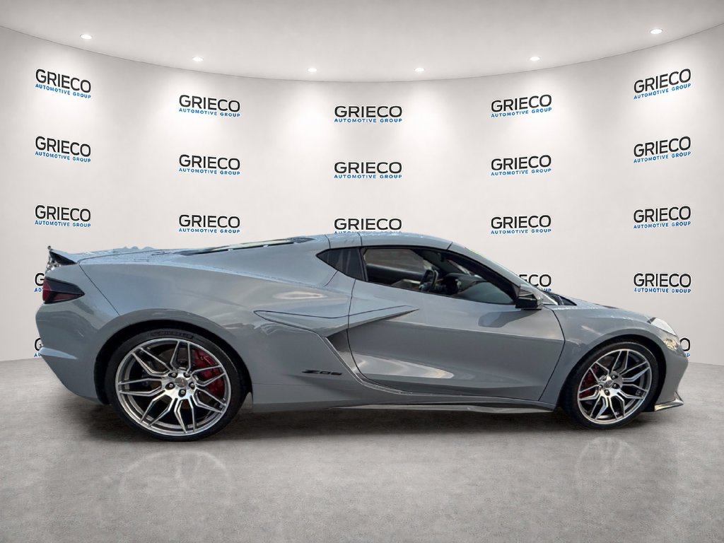 Used 2024 Chevrolet Corvette Z06 RWD image 8