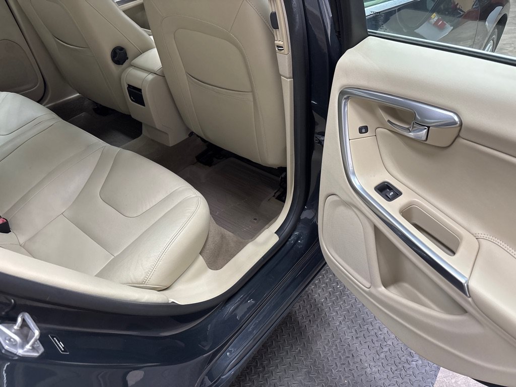 Used 2015 Volvo S60 T5 Premier Plus FWD image 32