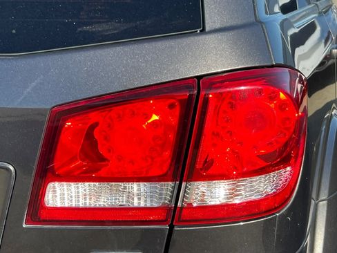 Used 2018 Dodge Journey GT w/ Nav & Sun Group image 17