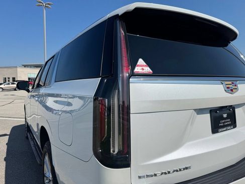 Certified 2023 Cadillac Escalade ESV Premium Luxury AWD/4WD image 12