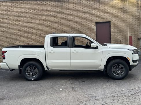 New 2026 Nissan Frontier SV w/ All-Weather Content Package AWD/4WD image 4