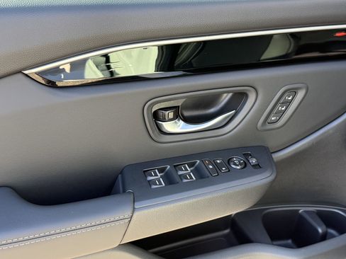 New 2025 Honda Pilot EX-L image 14