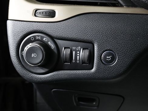 Used 2016 Jeep Cherokee 75th Anniversary image 31