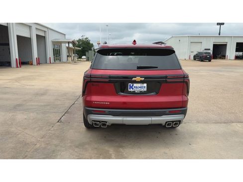 New 2026 Chevrolet Traverse LT w/ Driver Confidence Package FWD image 7