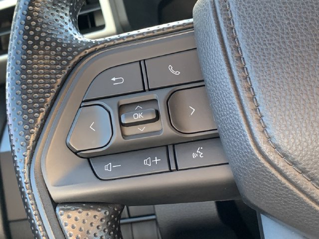 Used 2025 Toyota Tacoma SR5 AWD/4WD image 24
