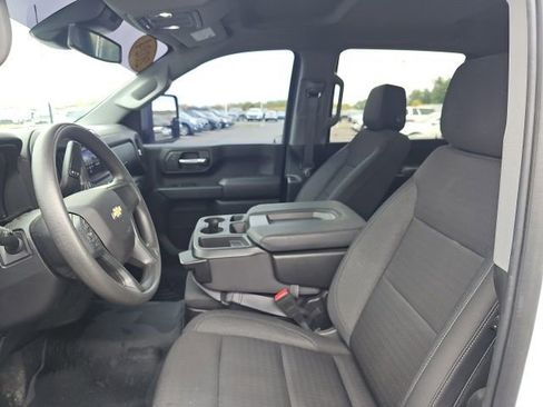 Used 2024 Chevrolet Silverado 2500 Custom w/ Custom Value Package image 15