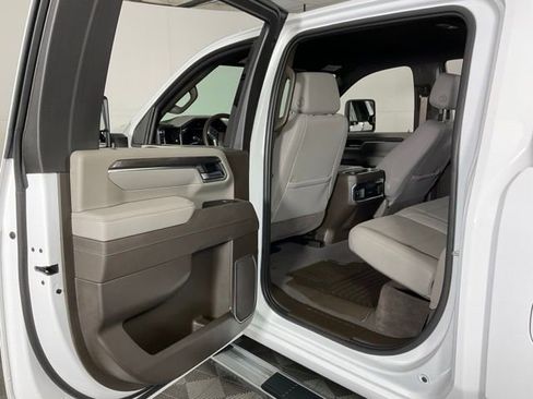 Used 2025 Chevrolet Silverado 2500 LTZ w/ LTZ Convenience Package image 34