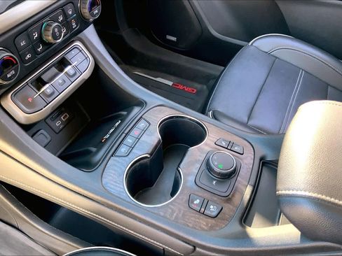 Used 2021 GMC Acadia Denali image 15