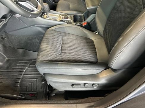 Used 2023 Subaru Forester Premium AWD/4WD image 44