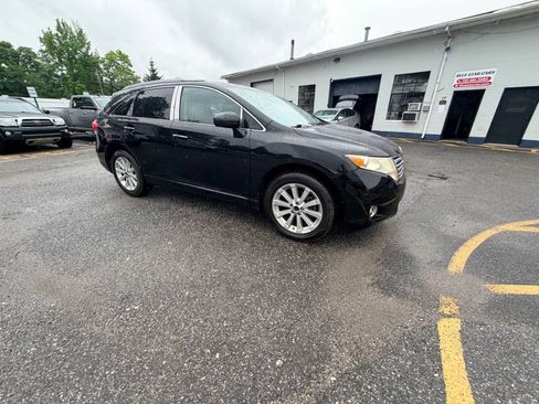 Used 2010 Toyota Venza AWD image 19