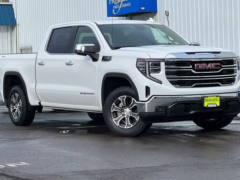 Used 2024 GMC Sierra 1500 SLT image 2