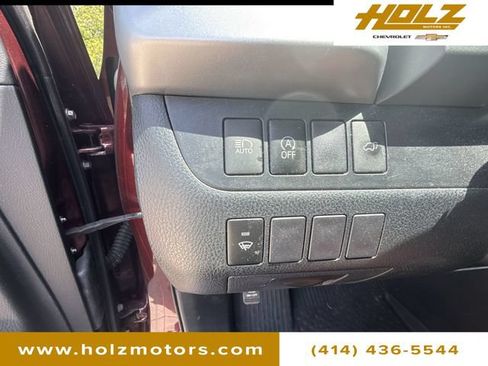 Used 2019 Toyota Highlander XLE AWD/4WD image 17