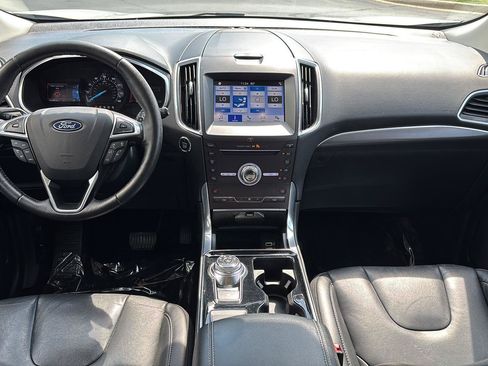 Used 2019 Ford Edge Titanium w/ Cold Weather Package AWD/4WD image 10