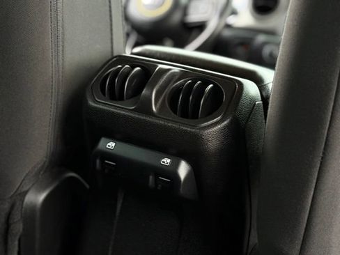 Used 2018 Jeep Wrangler Unlimited Sport S AWD/4WD image 13