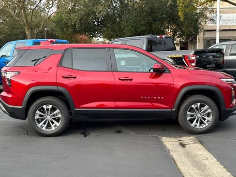 New 2026 Chevrolet Equinox LT w/ Convenience Package II image 2