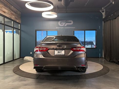 Used 2020 Toyota Camry SE w/ Convenience Package image 4