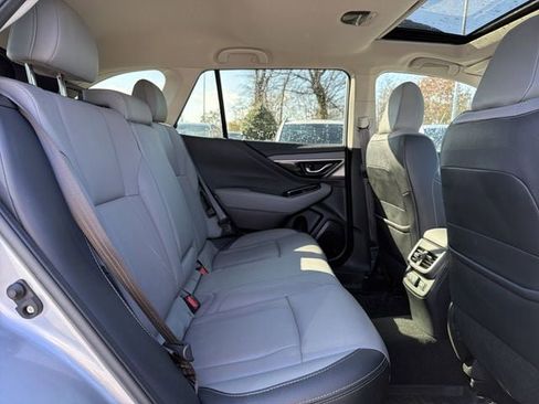 Used 2022 Subaru Outback Limited image 16