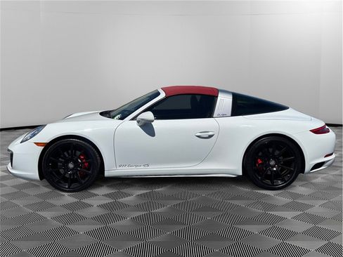 Used 2018 Porsche 911 Targa 4S AWD/4WD image 2