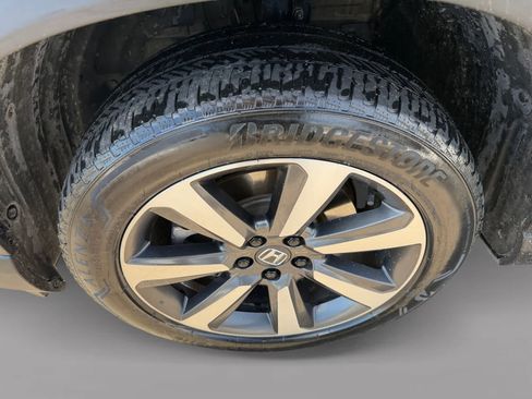 Used 2023 Honda Pilot Touring image 9