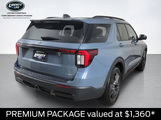 Certified 2025 Ford Explorer ST-Line w/ Premium Package AWD/4WD image 4