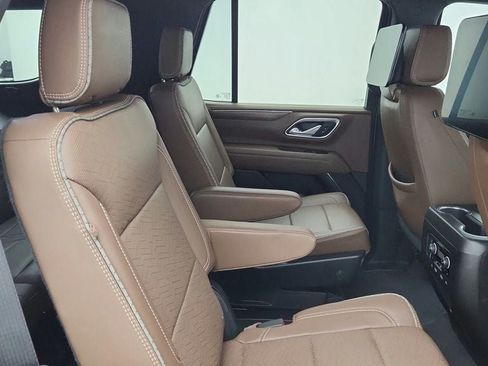 Used 2024 Chevrolet Tahoe High Country w/ Advanced Technology Package AWD/4WD image 31