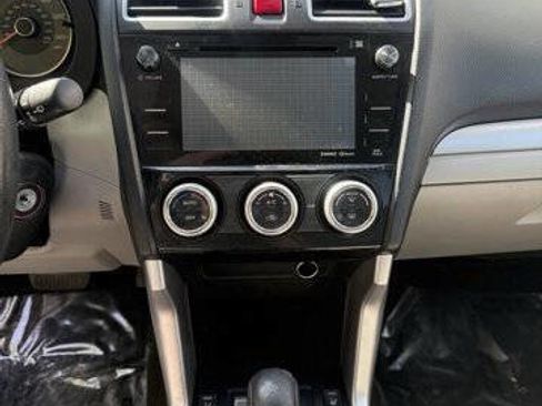 Used 2016 Subaru Forester 2.5i Limited AWD/4WD image 13