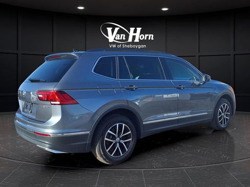 Used 2021 Volkswagen Tiguan SE w/ Panoramic Sunroof Package image 3