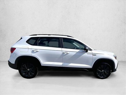 Used 2024 Volkswagen Taos S FWD image 5