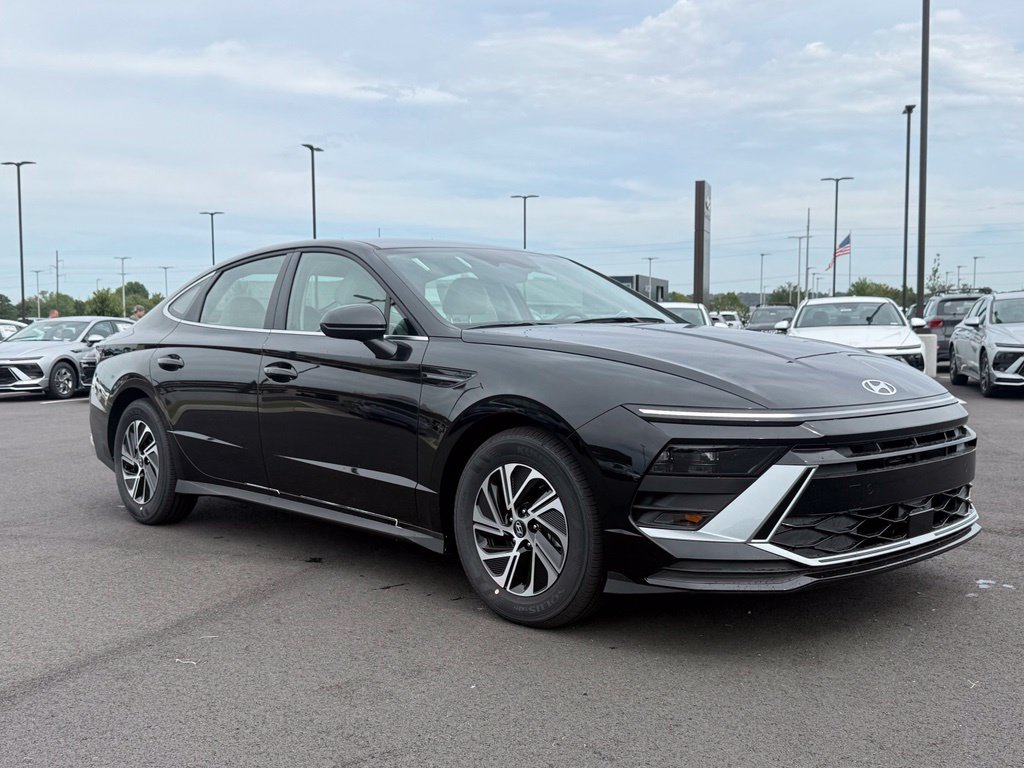 New 2026 Hyundai Sonata Blue FWD image 3