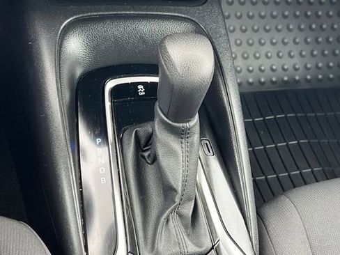 Used 2021 Toyota Corolla LE image 22