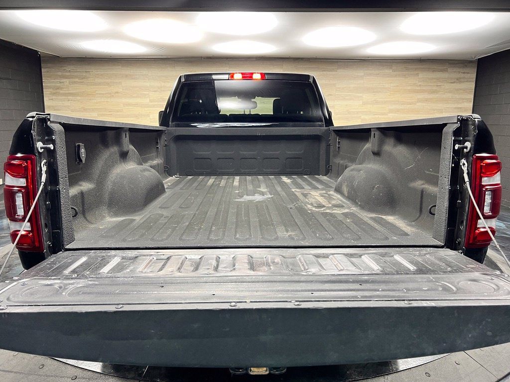 Used 2024 RAM 3500 Big Horn w/ Sport Appearance Package AWD/4WD image 17