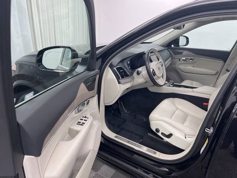 Used 2023 Volvo XC90 B6 Plus w/ Protection Package image 12