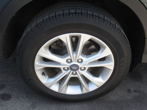Used 2019 Ford Escape SE AWD/4WD image 9
