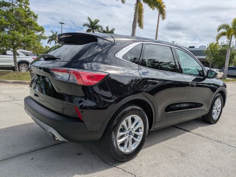 Used 2020 Ford Escape SE FWD image 4