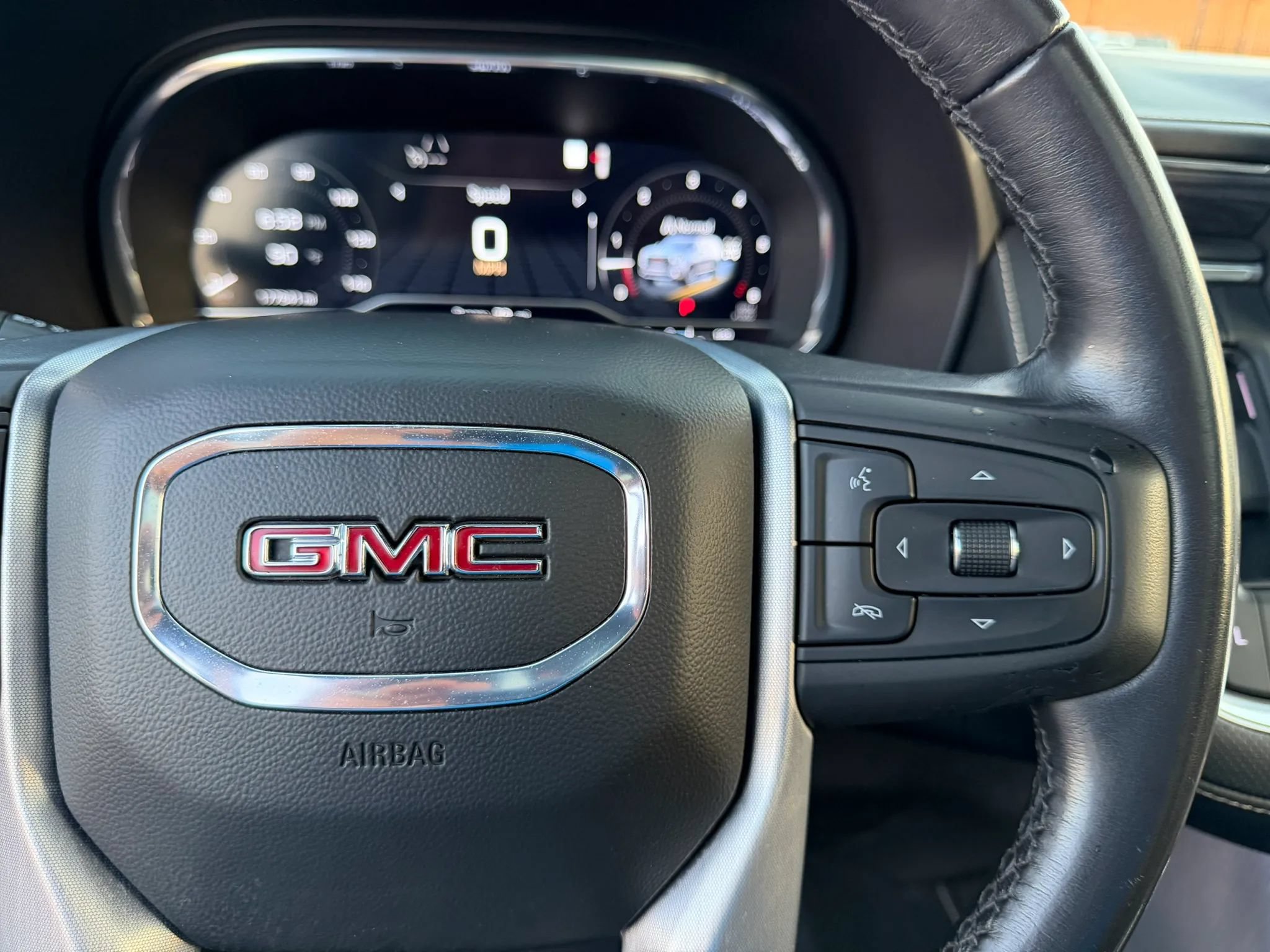 Used 2023 GMC Yukon XL SLT AWD/4WD image 34