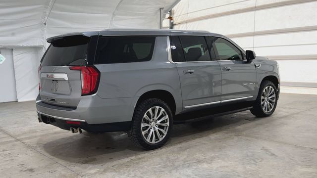 Used 2023 GMC Yukon XL Denali AWD/4WD image 4
