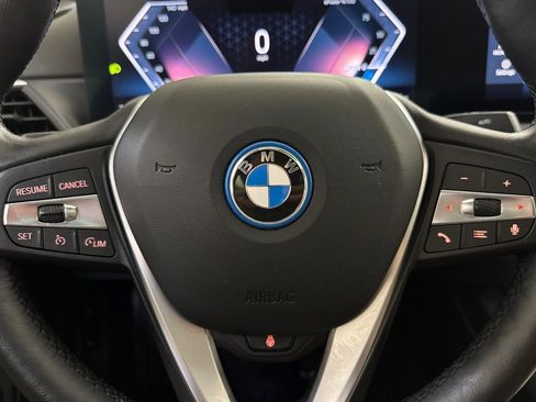 Used 2023 BMW i4 eDrive40 w/ Premium Package RWD image 17