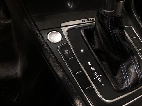 Used 2017 Volkswagen e-Golf SE w/ DC Fast Charging Package image 26