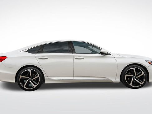 Used 2018 Honda Accord Sport image 4