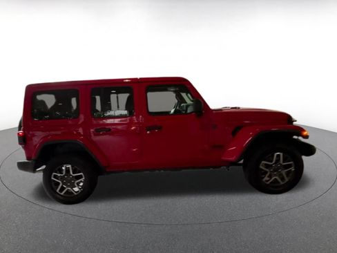 Used 2025 Jeep Wrangler Unlimited Sahara AWD/4WD image 15