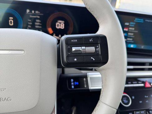 Certified 2025 Hyundai Santa Fe SEL AWD/4WD image 16