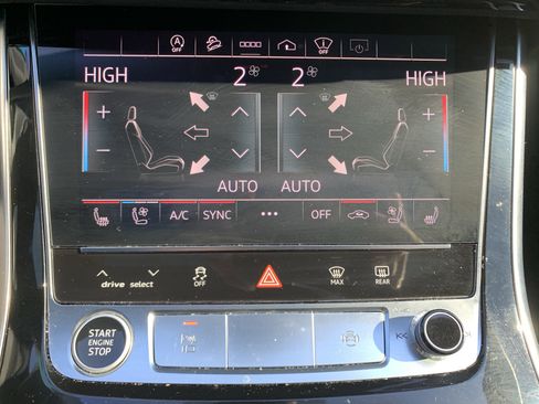 Used 2021 Audi Q7 3.0T Prestige image 29