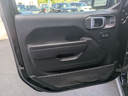 Used 2021 Jeep Wrangler Unlimited Sport AWD/4WD image 12