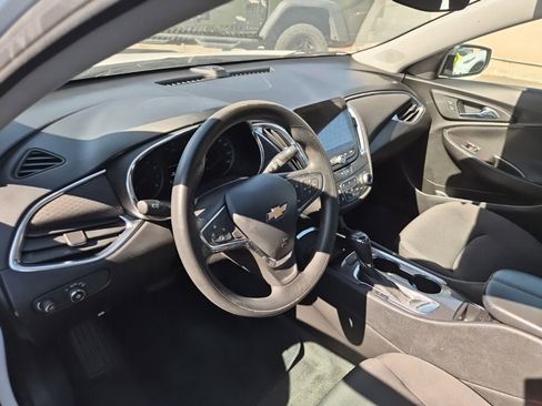 Used 2020 Chevrolet Malibu LT FWD image 18