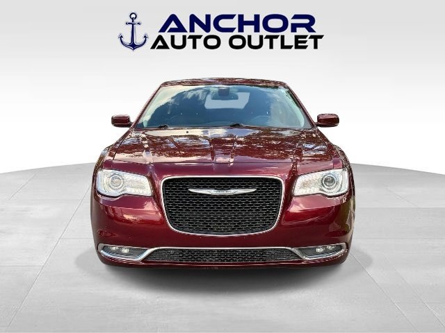 Used 2015 Chrysler 300 Limited w/ 300 Premium Group RWD image 2