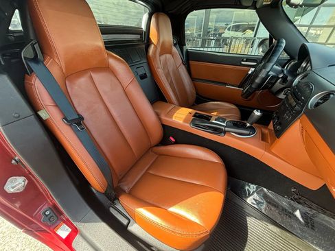 Used 2007 MAZDA MX-5 Miata Grand Touring w/ Premium Pkg image 6