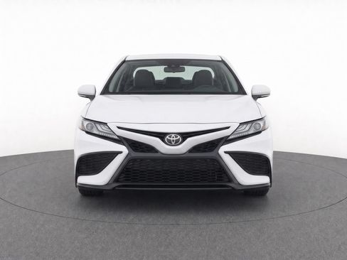 Used 2024 Toyota Camry XSE FWD image 8