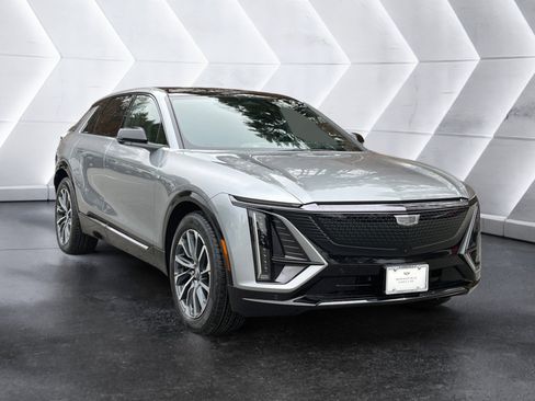 New 2026 Cadillac Lyriq Sport image 8