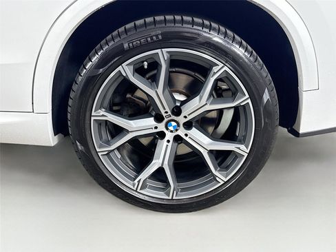 Used 2021 BMW X5 sDrive40i w/ M Sport Package image 28